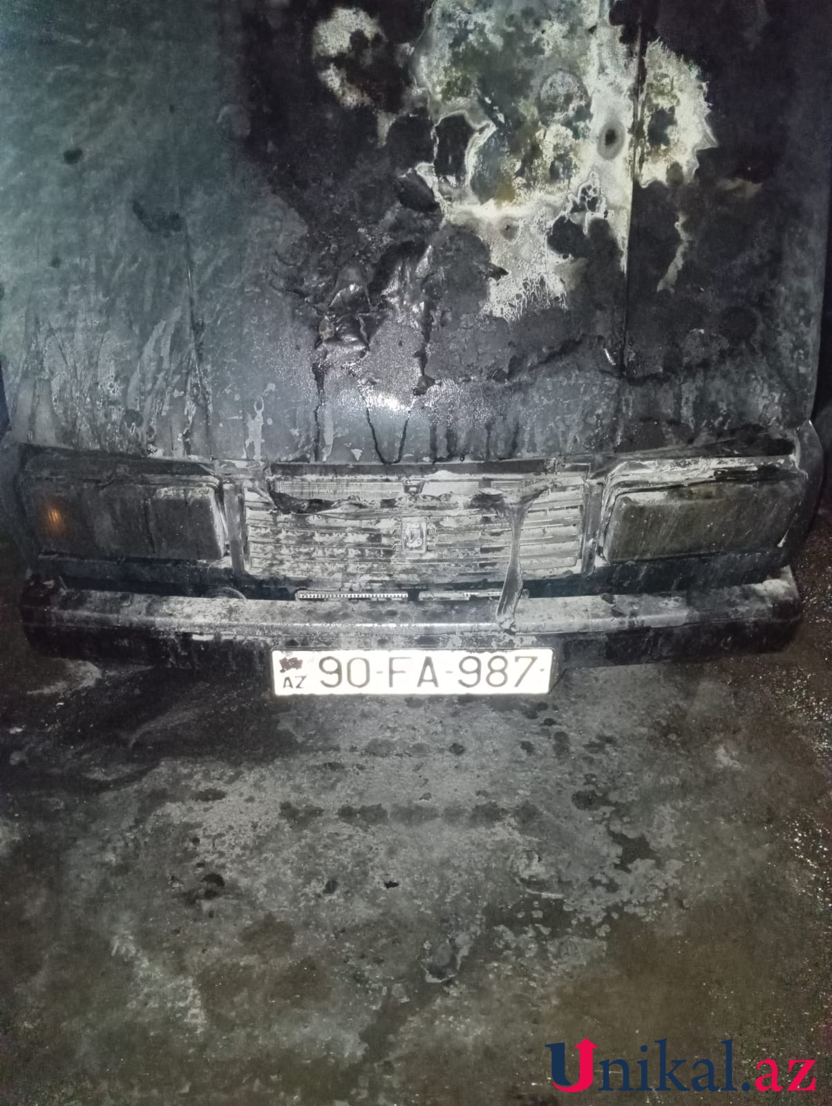 Avtomobil qəfil alışdı - FOTO